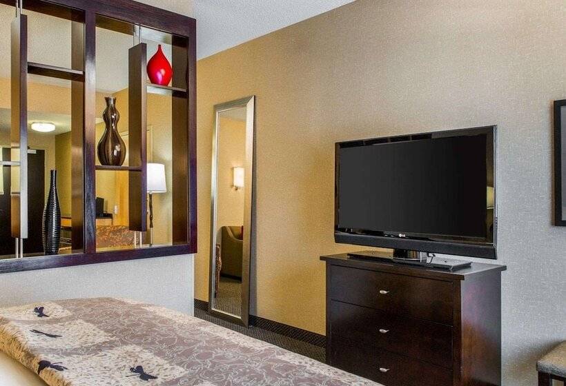 سوییت, Cambria Hotel Traverse City