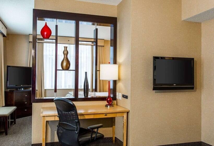 Suite Adapted for people with reduced mobility, Cambria  Traverse City