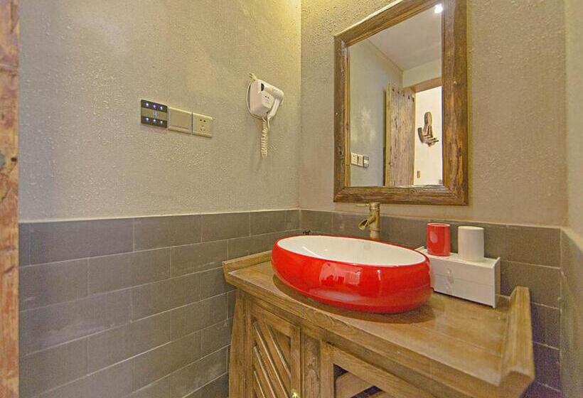 اتاق سوپریور با تخت بزرگ, Old Story Inn Dali Ancient Town