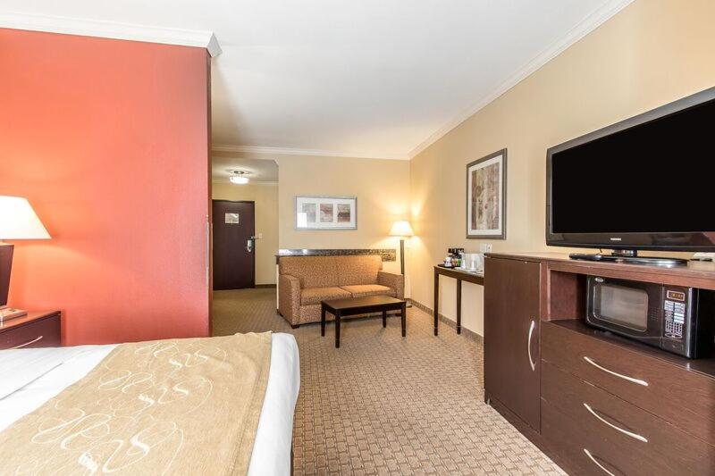 سوئیت با تخت بزرگ, Comfort Suites Lawton Near Fort Sill
