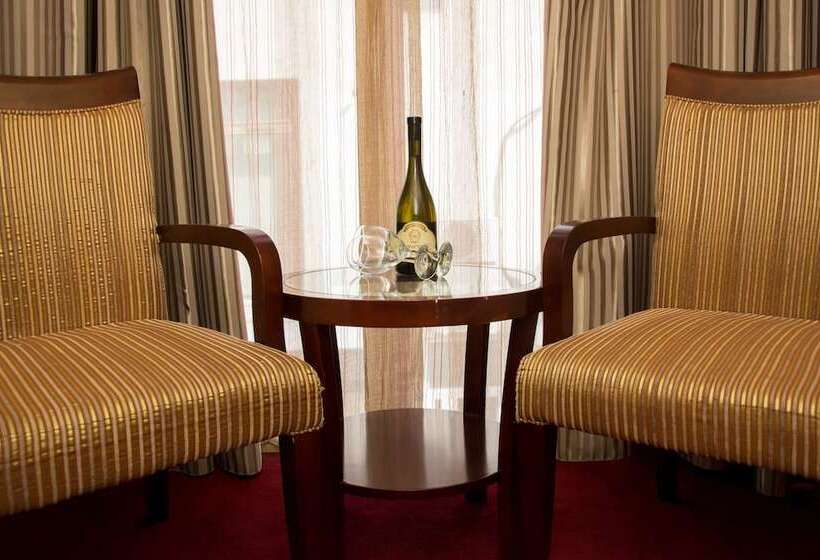اتاق استاندارد سه نفره, Garni Hotel Planeta Inn