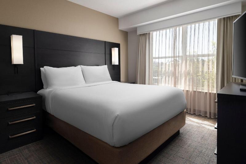 ویلای 2 خوابه, Grand Mercure Phuket Patong
