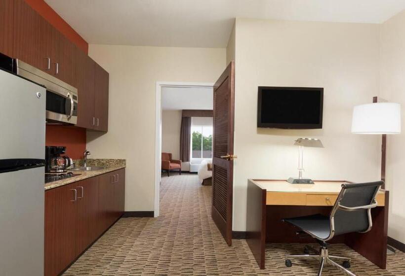 Suite Adapted for people with reduced mobility, Hawthorn Suites By Wyndham College Station