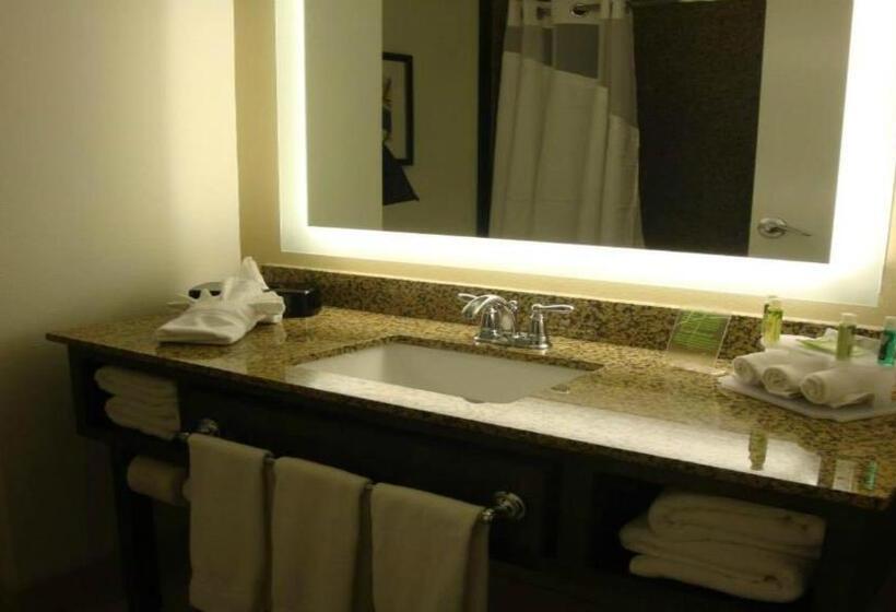 سوییت سوپریور, Holiday Inn Express Pocatello, An Ihg