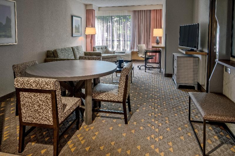 سوئیت با تخت بزرگ, Holiday Inn Rocky Mount I 95 @ Us 64, An Ihg