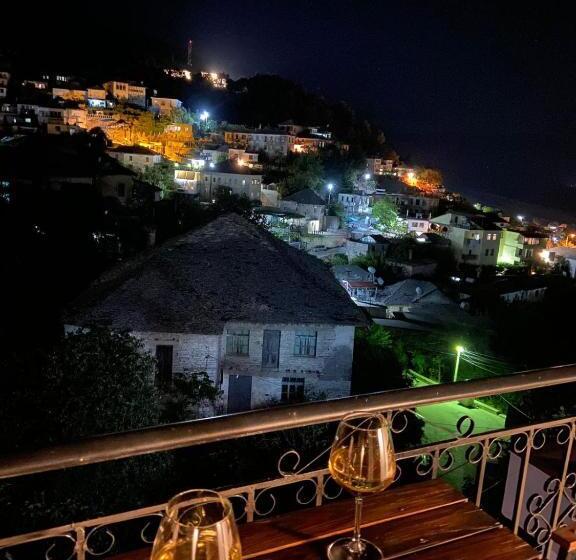 اتاق استاندارد با بالکن, Kalemi