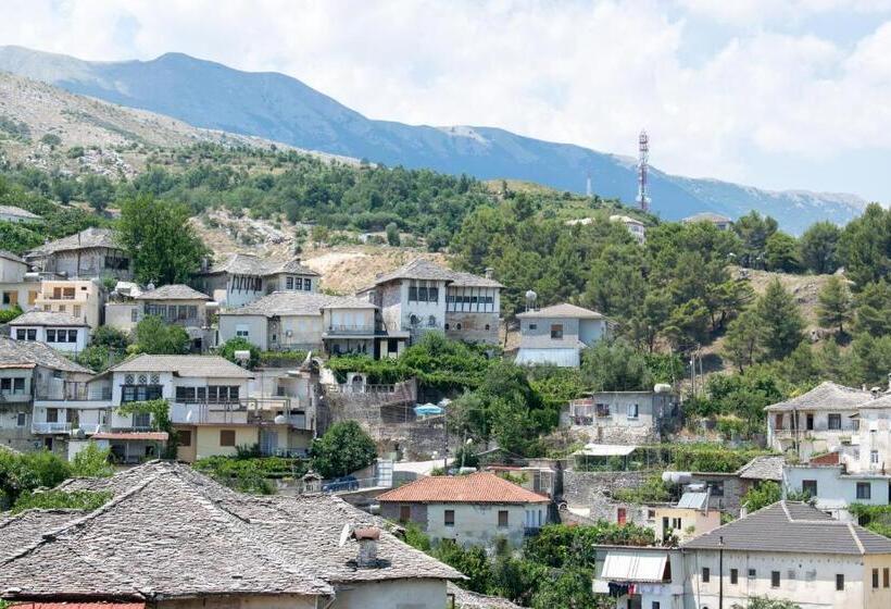 اتاق استاندارد با بالکن, Kalemi