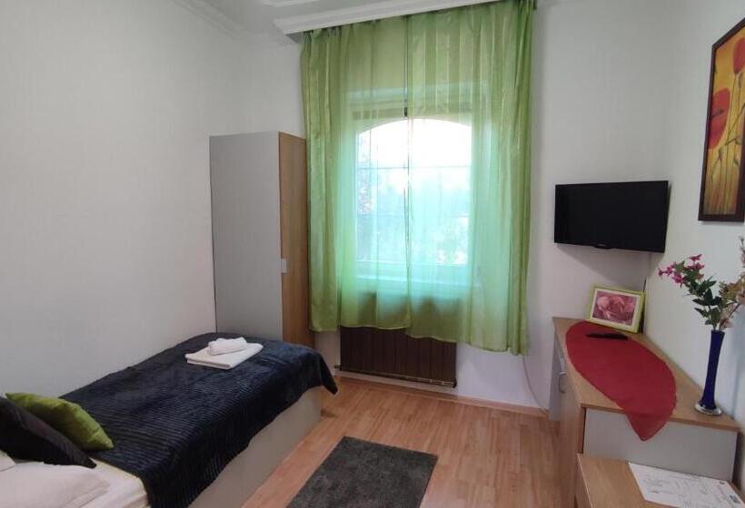 5 Bedroom Apartment, Le Rose