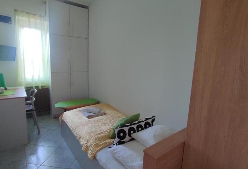 5 Bedroom Apartment, Le Rose