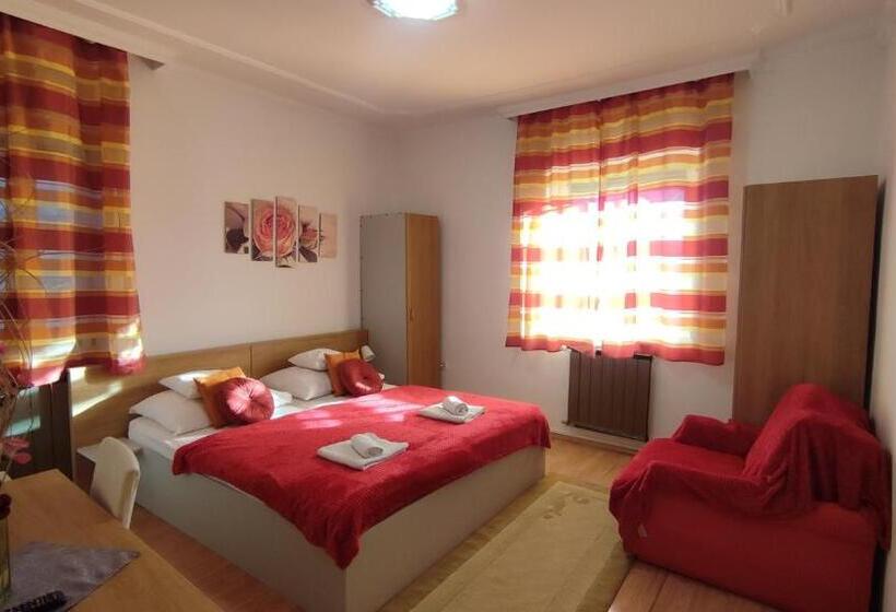 5 Bedroom Apartment, Le Rose