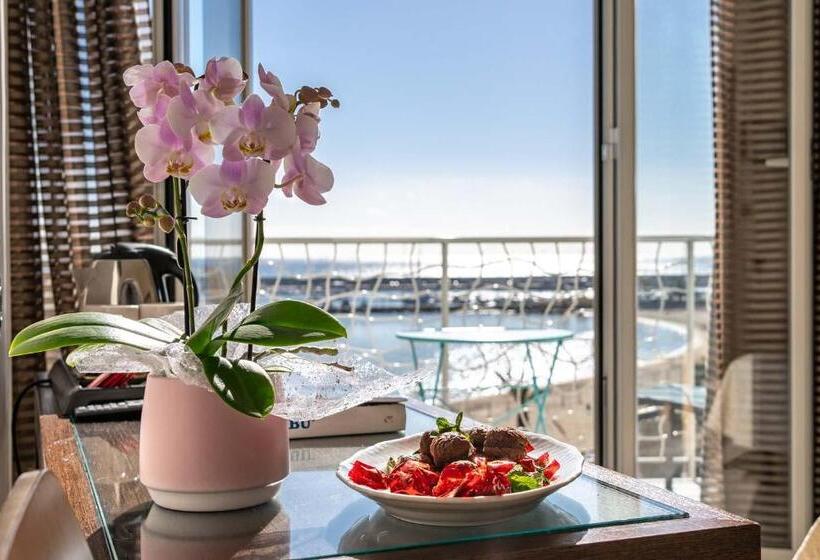 اتاق سوپریور, Marinella