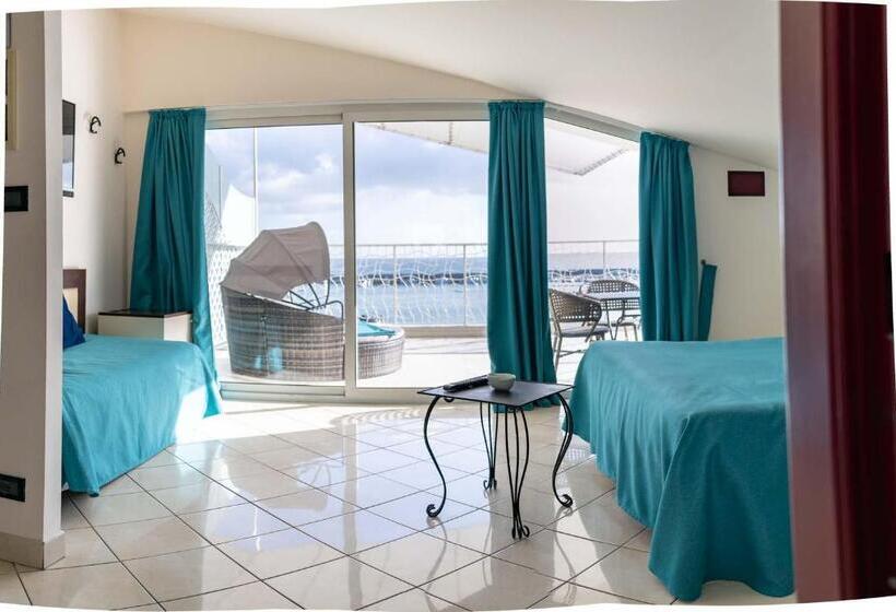 اتاق لوکس, Marinella