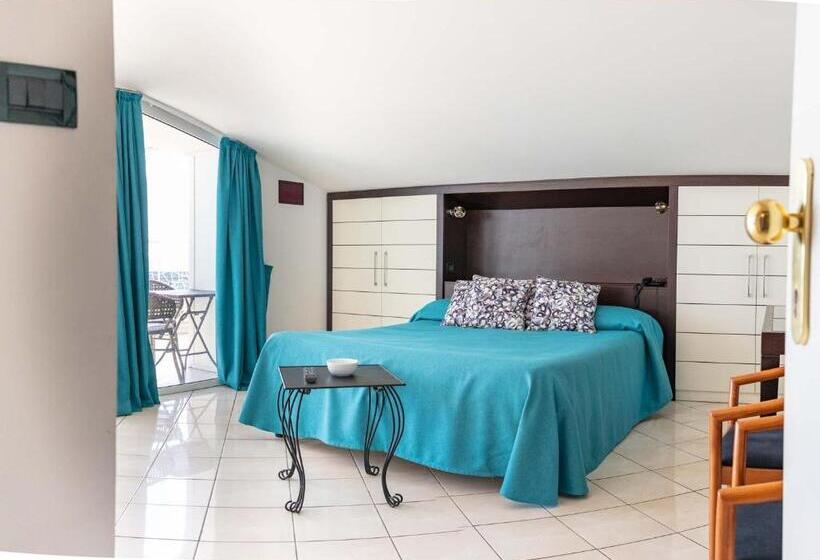 اتاق لوکس, Marinella
