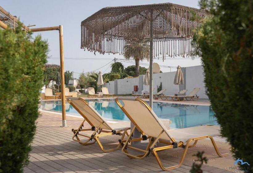 سوییت, Casa Blue Sarantis