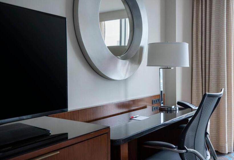 Club Kamer met Kingsize Bed, Marriott Marquis Washington, Dc