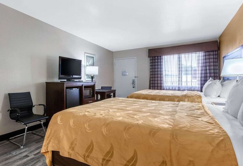 اتاق استاندارد با تخت دو نفره بزرگ, Quality Inn & Suites Near Downtown Mesa