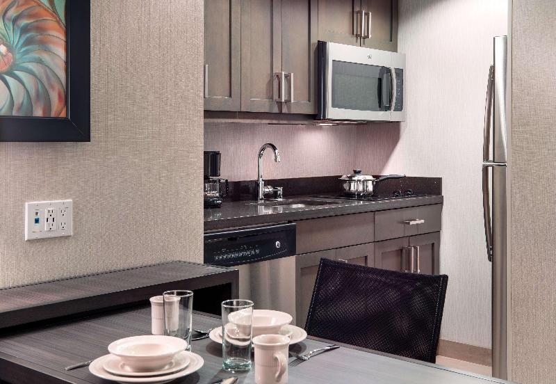 اتاق استاندارد با تخت بزرگ, Rodeway Inn