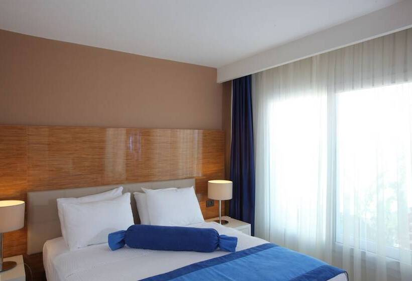 Club Room Sea View, Bellazure