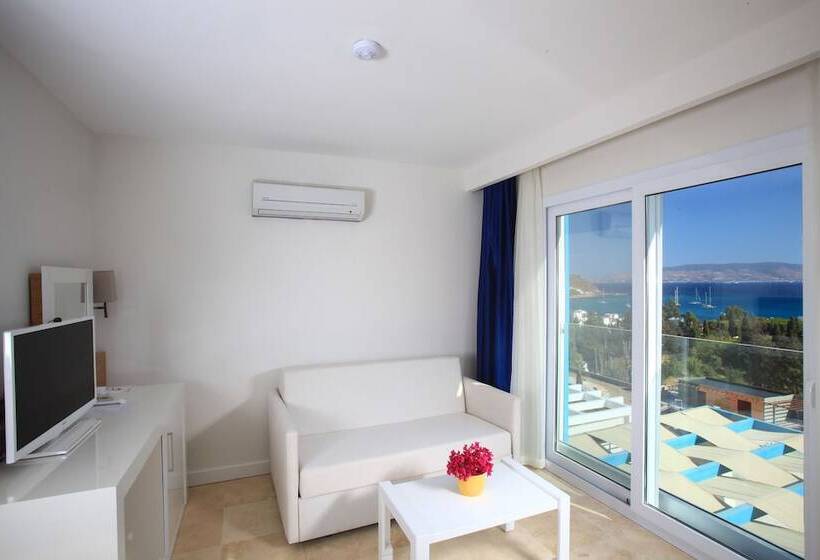 Club Room Sea View, Bellazure