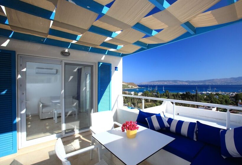 Club Room Sea View, Bellazure