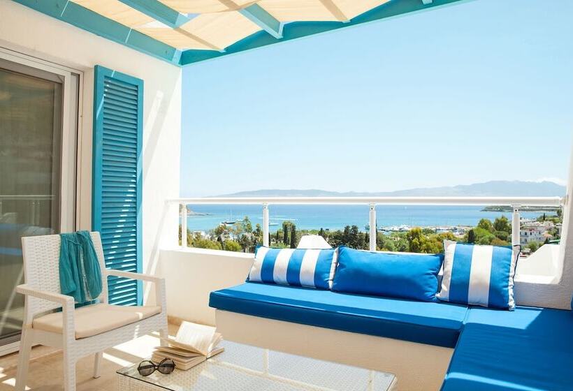 Club Room Sea View, Bellazure