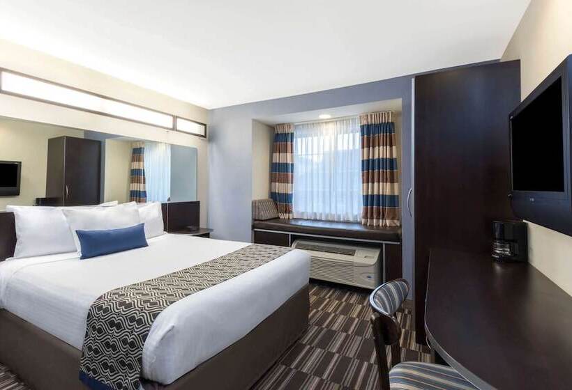 Suite Adaptada para personas con movilidad reducida, Microtel Inn & Suites By Wyndham Baton Rouge Airport