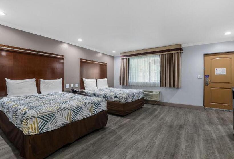 اتاق لوکس چهار تخته, Motel 6 Carlsbad, Ca North