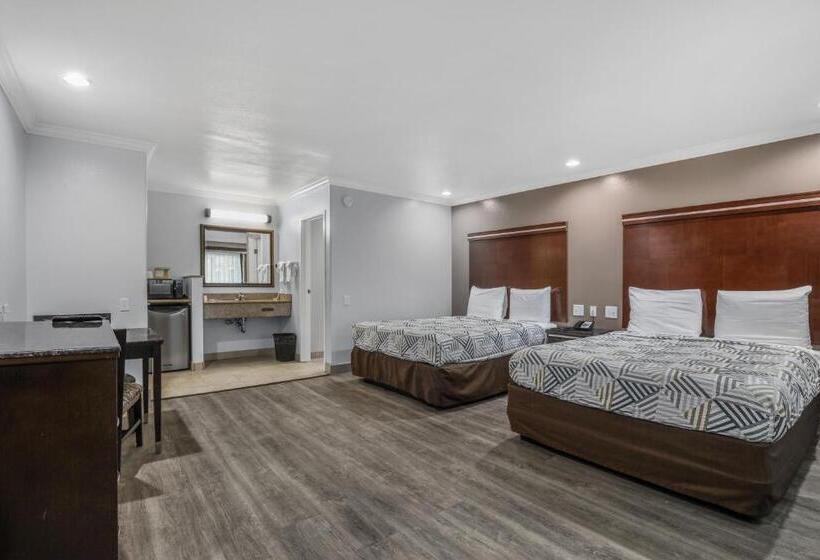 اتاق لوکس چهار تخته, Motel 6 Carlsbad, Ca North