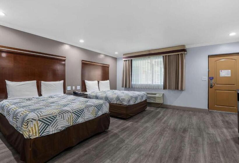 اتاق لوکس چهار تخته, Motel 6 Carlsbad, Ca North
