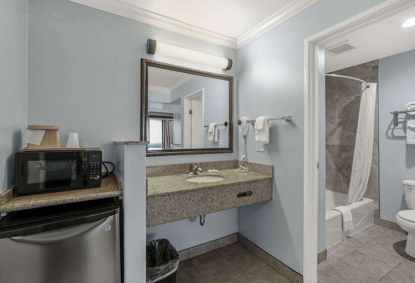 سوییت لوکس, Motel 6 Carlsbad, Ca North