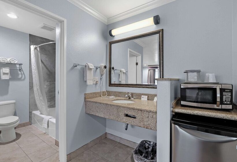 اتاق لوکس, Motel 6 Carlsbad, Ca North