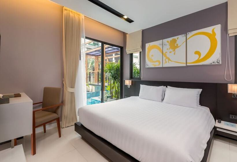 سوییت جونیور, The Charm Resort Phuket Sha Certified