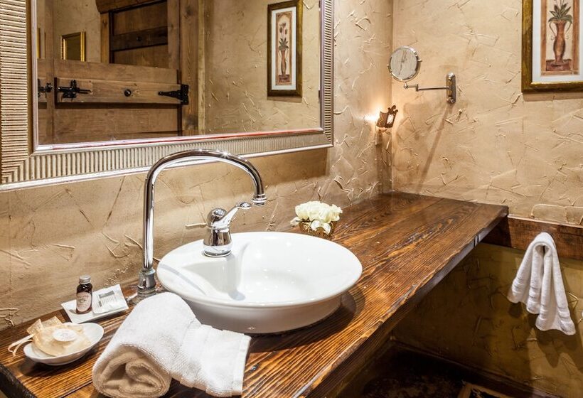 اتاق کلاب, The Inn At Leola Village, A Historic Hotel Of America