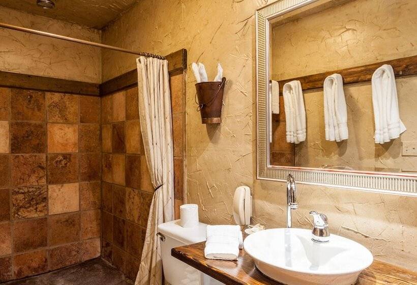 اتاق کلاب, The Inn At Leola Village, A Historic Hotel Of America