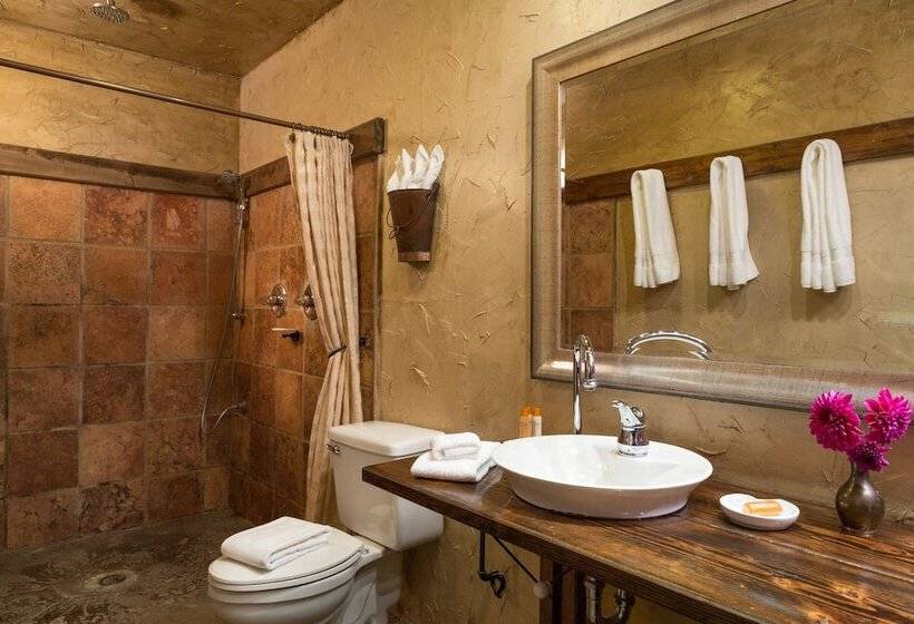 اتاق کلاب, The Inn At Leola Village, A Historic Hotel Of America