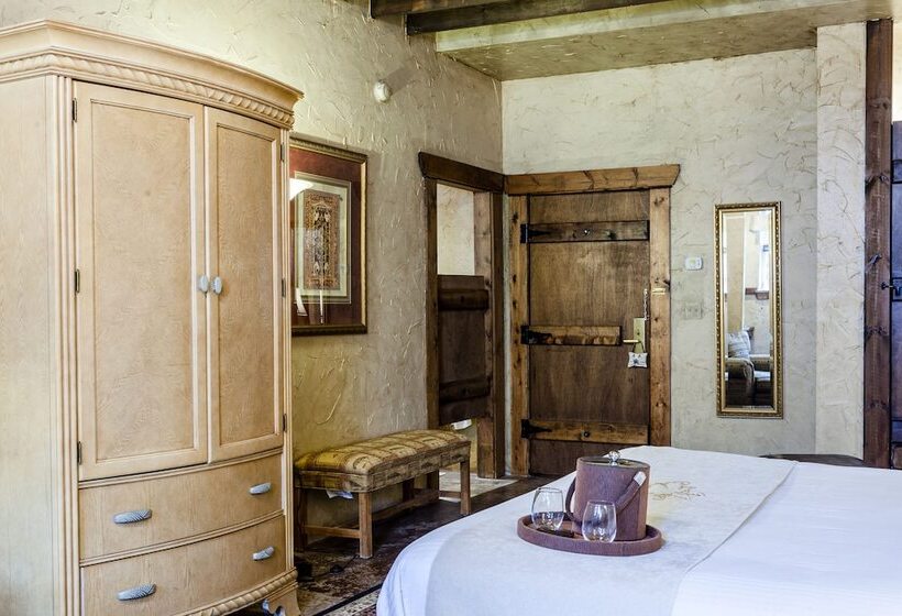 اتاق کلاب, The Inn At Leola Village, A Historic Hotel Of America