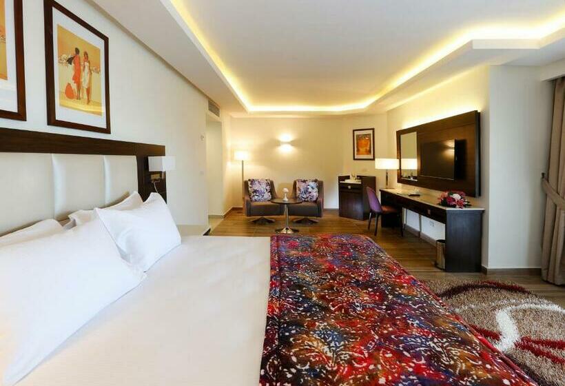 Junior Suite mit Poolblick, Pickalbatros White Beach Resort  Hurghada