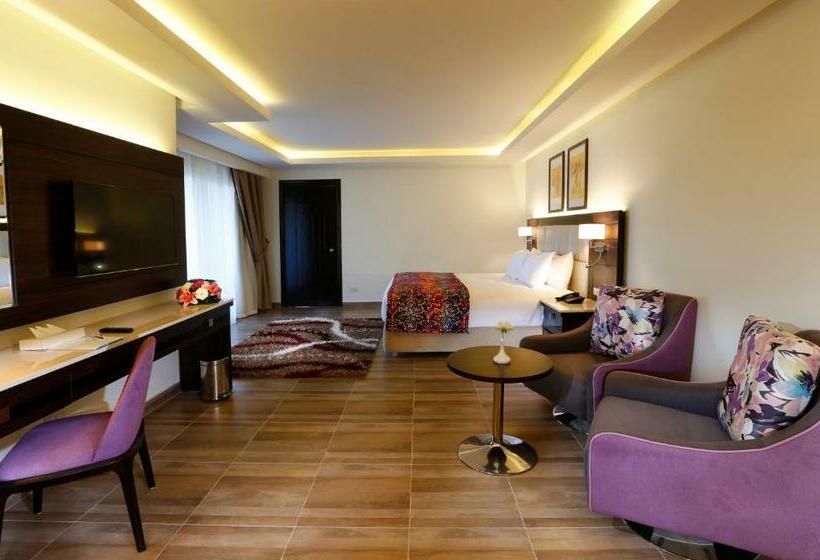 Junior Suite met Uitzicht op het Zwembad, Pickalbatros White Beach Resort  Hurghada