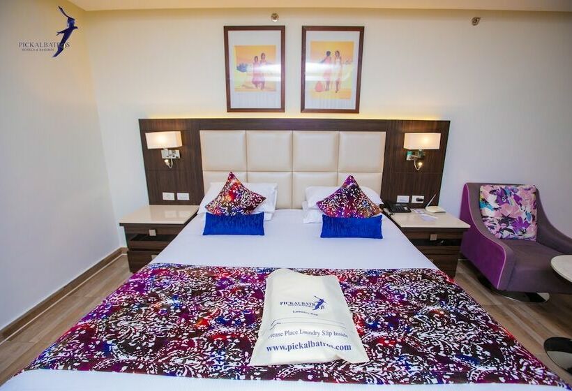 Junior Suite Vue Piscine, Pickalbatros White Beach Resort  Hurghada