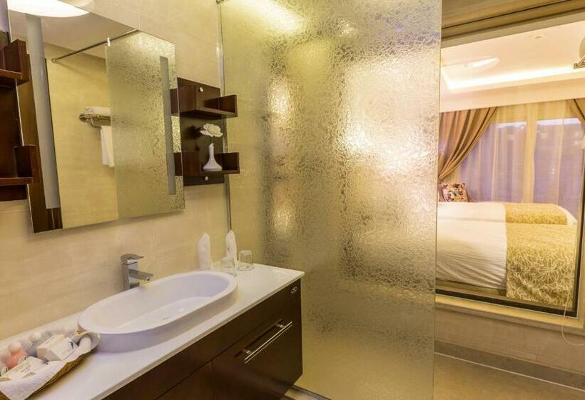 اتاق لوکس با چشم‌انداز دریا, Pickalbatros White Beach Resort  Hurghada