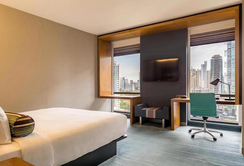 Quarto Estandar Cama King, Aloft Panama