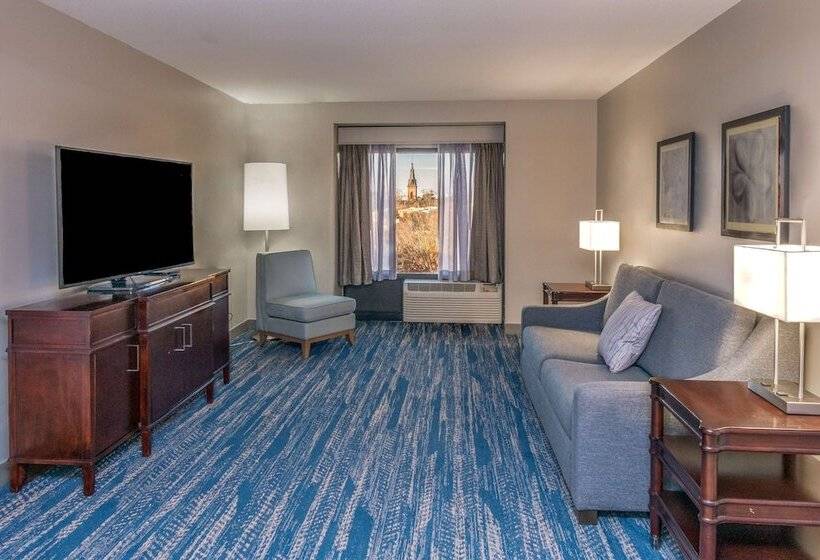 اتاق استاندارد با 2 تخت دوبل, Doubletree By Hilton New Bern