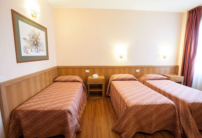 اتاق استاندارد سه نفره, Esperia