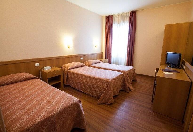 اتاق استاندارد سه نفره, Esperia