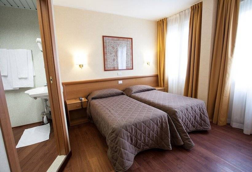 Chambre Standard, Esperia