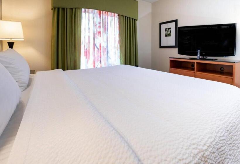 Standard Room King Size Bed, Fairfield Inn & Suites Kearney
