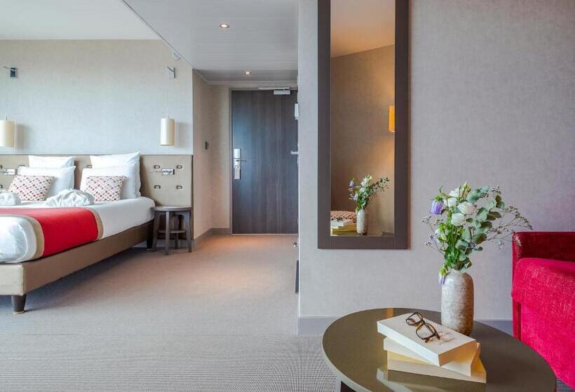 جناح جونيور, Mercure Clermont Ferrand Centre Jaude