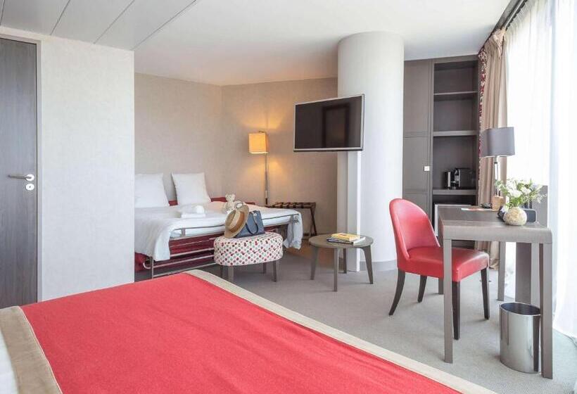 جناح جونيور, Mercure Clermont Ferrand Centre Jaude