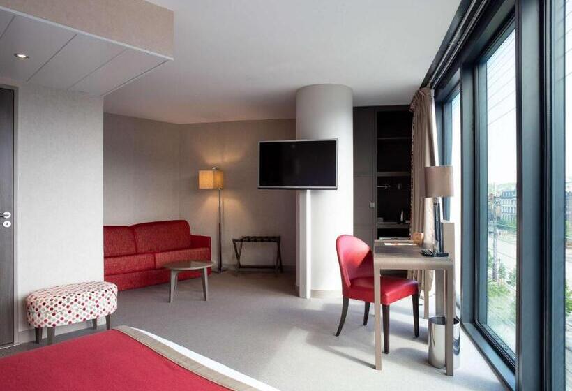 جناح جونيور, Mercure Clermont Ferrand Centre Jaude