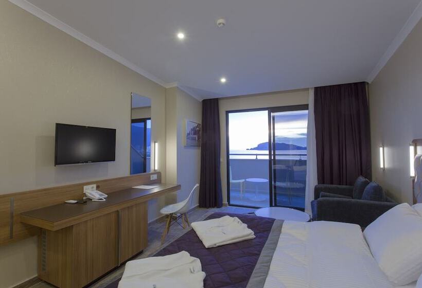 اتاق اساندارد با چشم‌انداز جانبی به دریا, Michell Hotel   Adults Only   All Inclusive